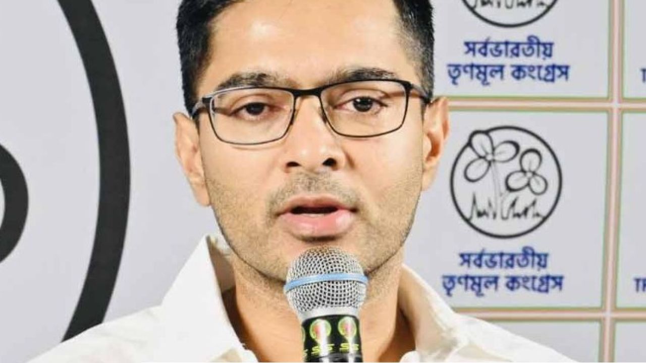 অভিষেকের আমেরিকা যাত্রা নিয়ে চরম অনিশ্চয়তা, কলকাতা হাই কোর্টকেই জরুরি শুনানির নির্দেশ!