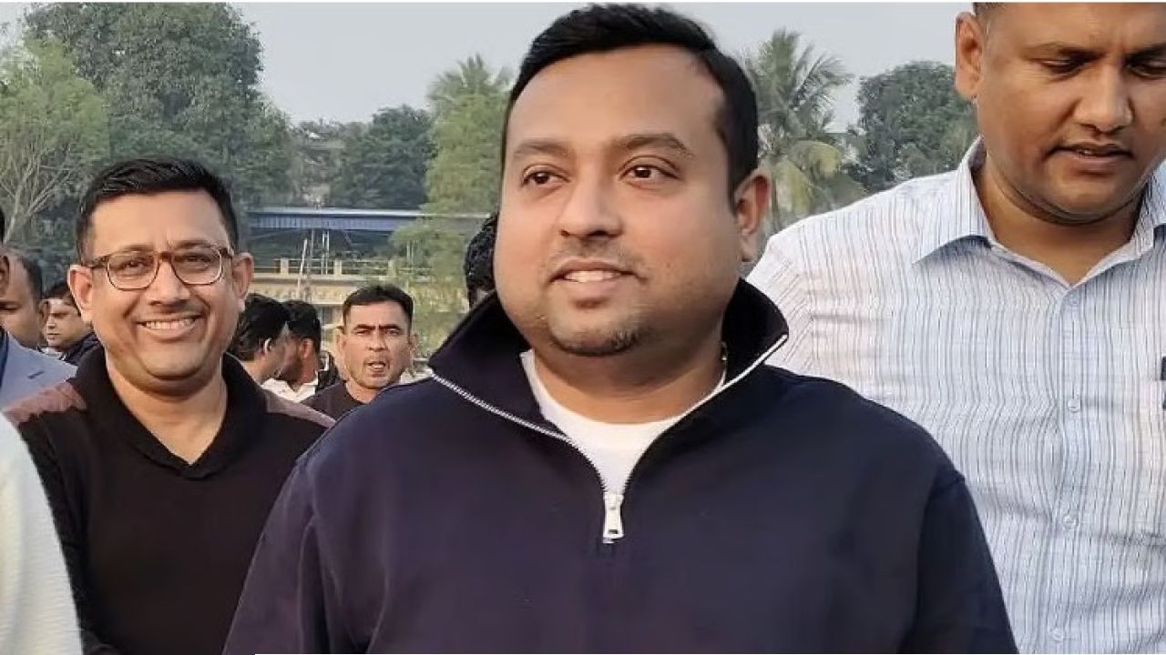 শালবনি জমি কাণ্ডে ফাঁসলেন অভিষেকের আপ্তসহায়ক, ঝুলেই রইল সুমিতের ভাগ্য!