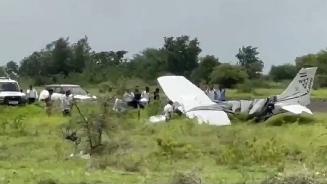 ল্যান্ডিংয়ের সময়েই রানওয়েতে আছড়ে পড়ল বিমান! অজিত পাওয়ারের দুর্ঘটনার স্মৃতি উস্কে সাত মাসে তিন বার