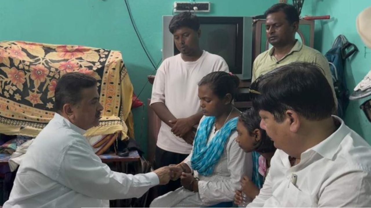“স্বামীর বিচারের জন্য লড়ব”, সুবিচার আর মুখ্যমন্ত্রীর সহযোগিতায় মুগ্ধ হালিশহরের জেনি!
