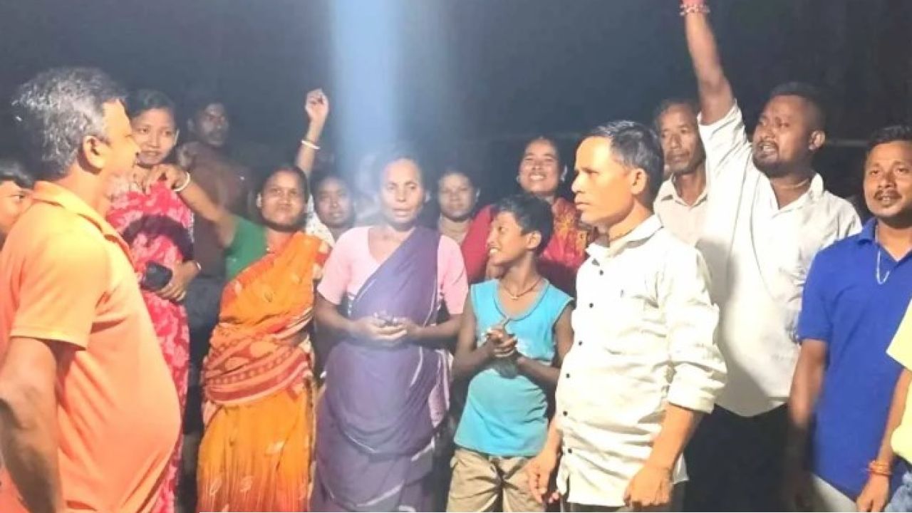 হ্যারিকেন অতীত, শুভেন্দু জমানায় প্রথমবার বিদ্যুৎ এল ধূপগুড়ির ৬ পরিবারে