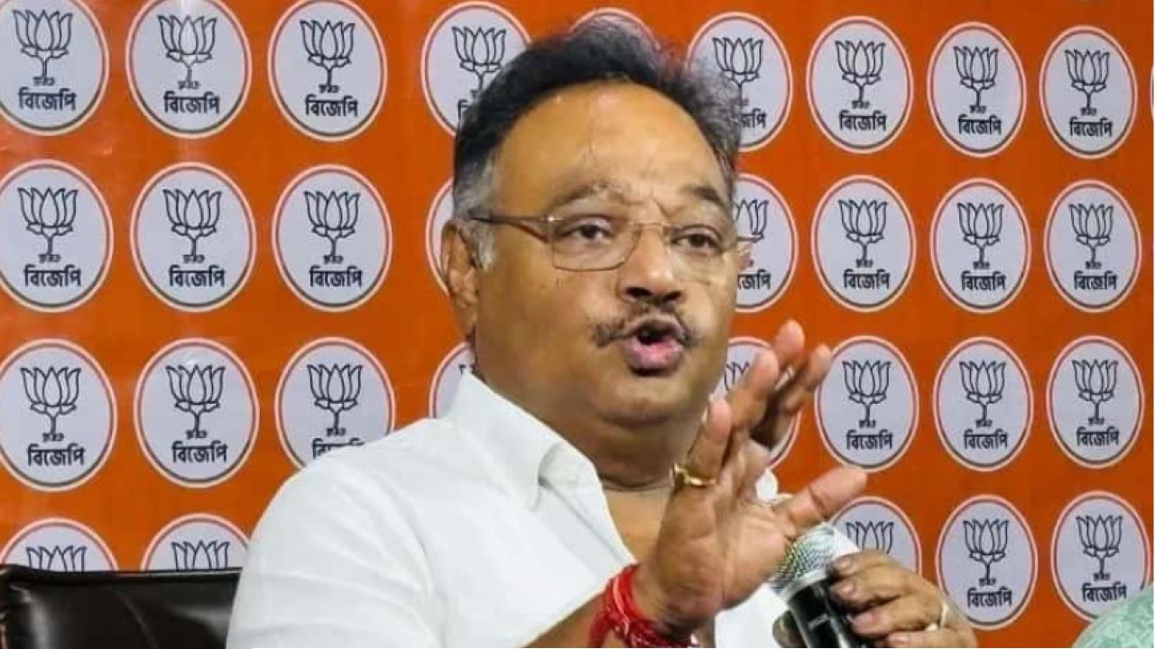 ‘সব রিপোর্ট আছে, ২০-২৫ জন চলে গেলেও ক্ষতি নেই!’: তোলাবাজি-কাটমানি রুখতে নিজের বিধায়কদেরই চরম হুঁশিয়ারি শমীকের