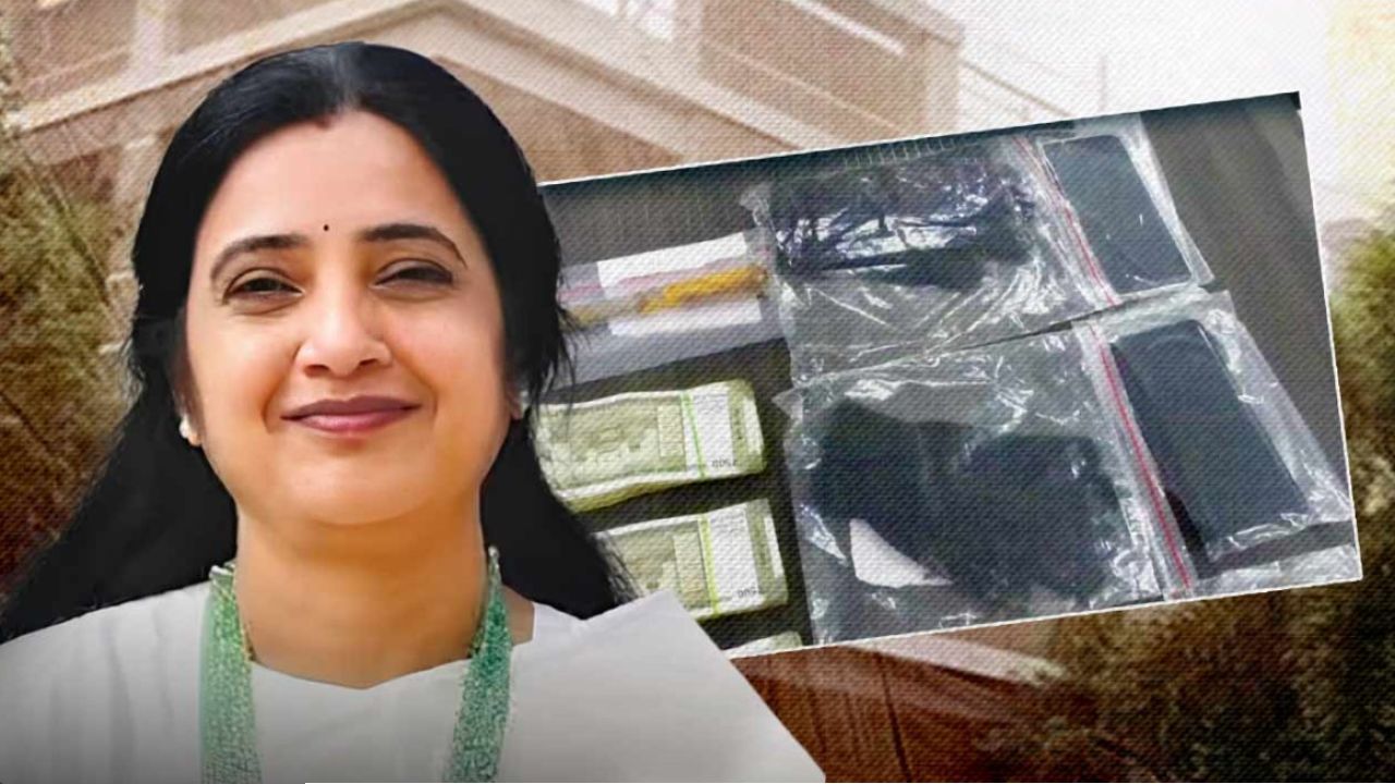 ২৭ বার কুপিয়ে প্রধানশিক্ষিকাকে খুন করল দশমের ২ পড়ুয়া! মোবাইলের একটি শব্দে কীভাবে খুলল রহস্যের জট?