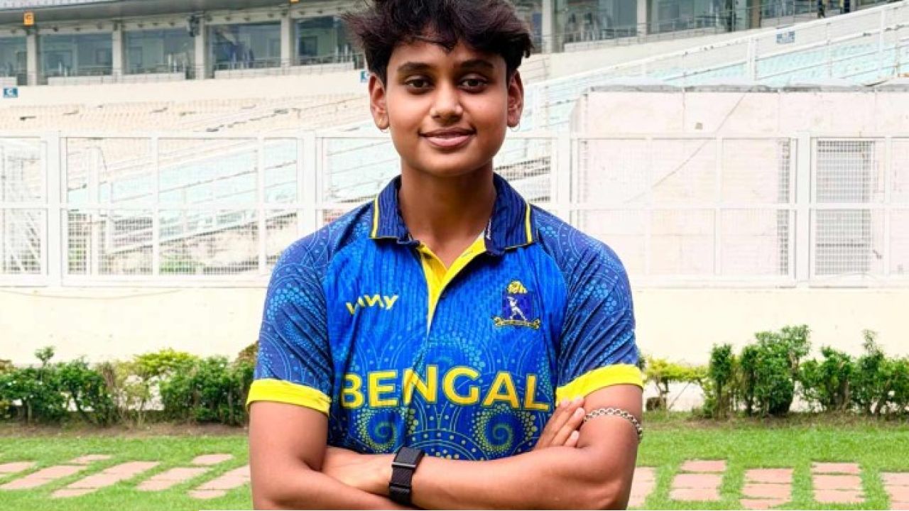 ঝুলন গোস্বামীর জেলায় ফের ইতিহাসের হাতছানি! অস্ট্রেলিয়ার বিরুদ্ধে ভারতের টি-টোয়েন্টি স্কোয়াডে সুযোগ পেলেন বঙ্গতনয়া সুজাতা দে