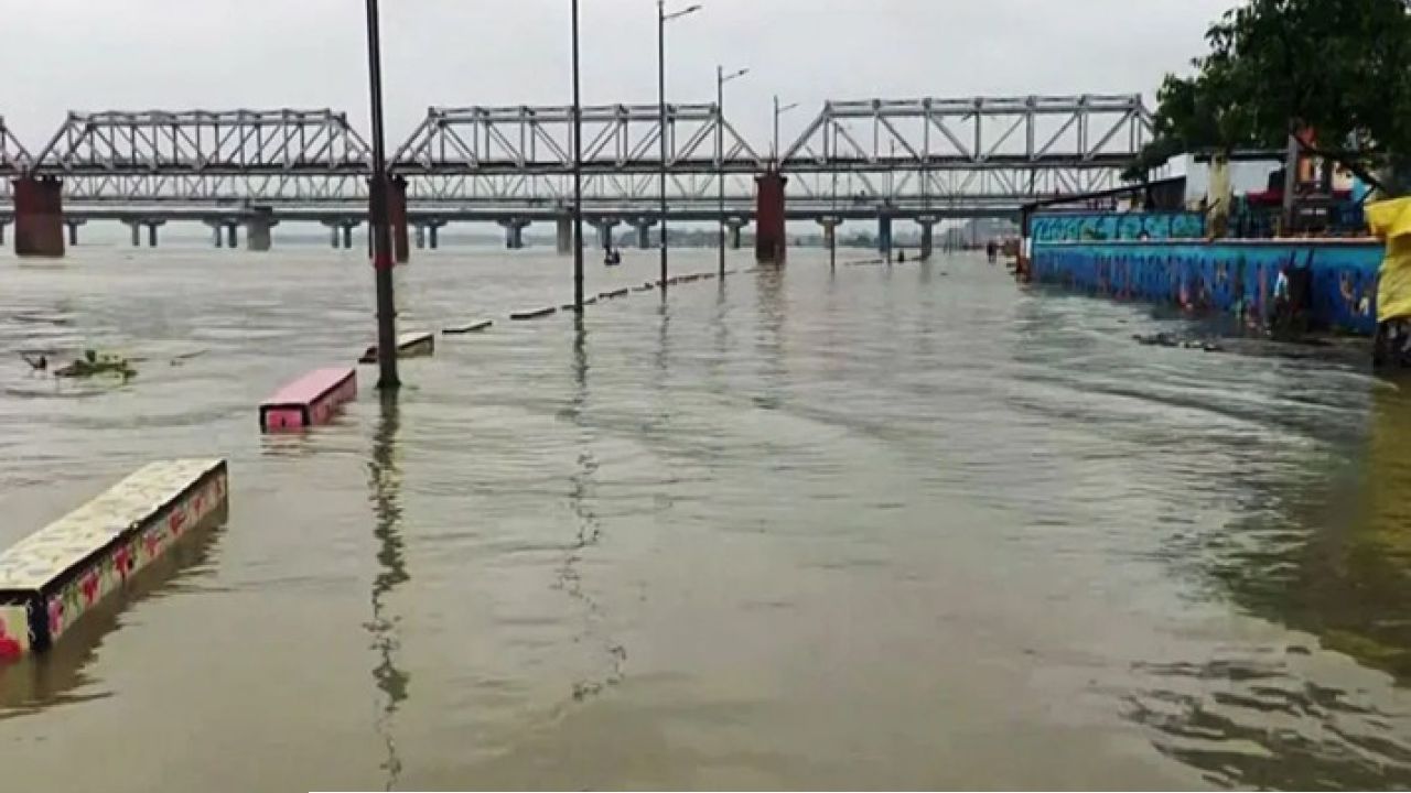 নেপালের প্রলয়ের জল ভাসাবে যোগীরাজ্য? বাঁধ ভেঙে প্লাবনের চরম আতঙ্ক উত্তরপ্রদেশের সীমান্তজুড়ে!