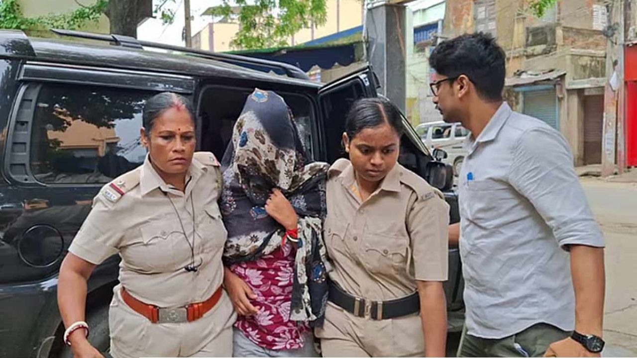 জইশ জঙ্গি হামিমের পর এবার গ্রেপ্তার বান্ধবী! ‘হানিট্র্যাপ’-এ কি টার্গেট ছিলেন বাংলার নেতারা?