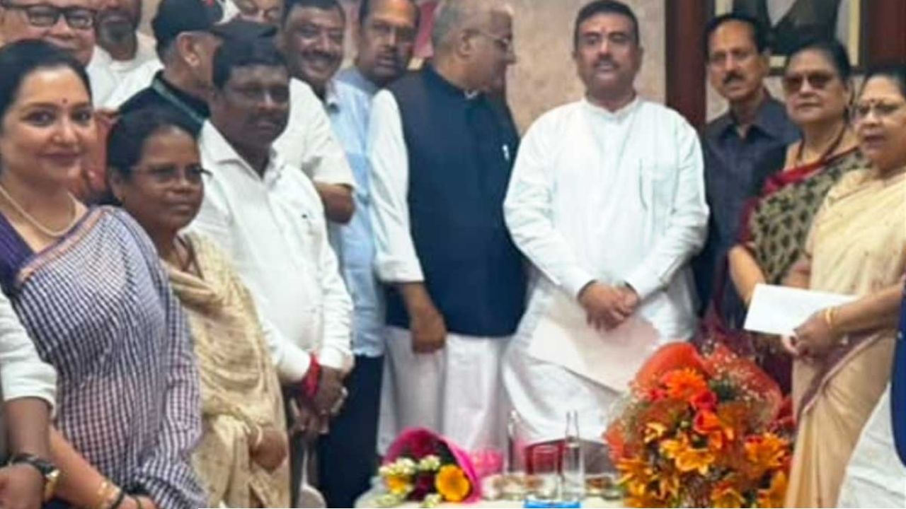  ফের তৃণমূলে ফিরবেন? জল্পনার মাঝেই শুভেন্দুর সঙ্গে বৈঠকে এনসিপিআই সাংসদরা