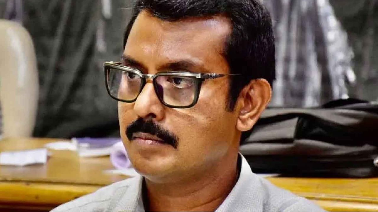 দু’মাসের মধ্যেই পাঁচ মামলায় জামিন! স্বরূপ বিশ্বাসের জেলমুক্তি কি এবার শুধু সময়ের অপেক্ষা? 