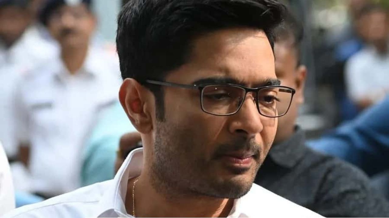  ৩৩ হাজার বিঘা সরকারি জমি ও মাটির রমরমা কারবার! আরও বিপাকে অভিষেক বন্দ্যোপাধ্যায়