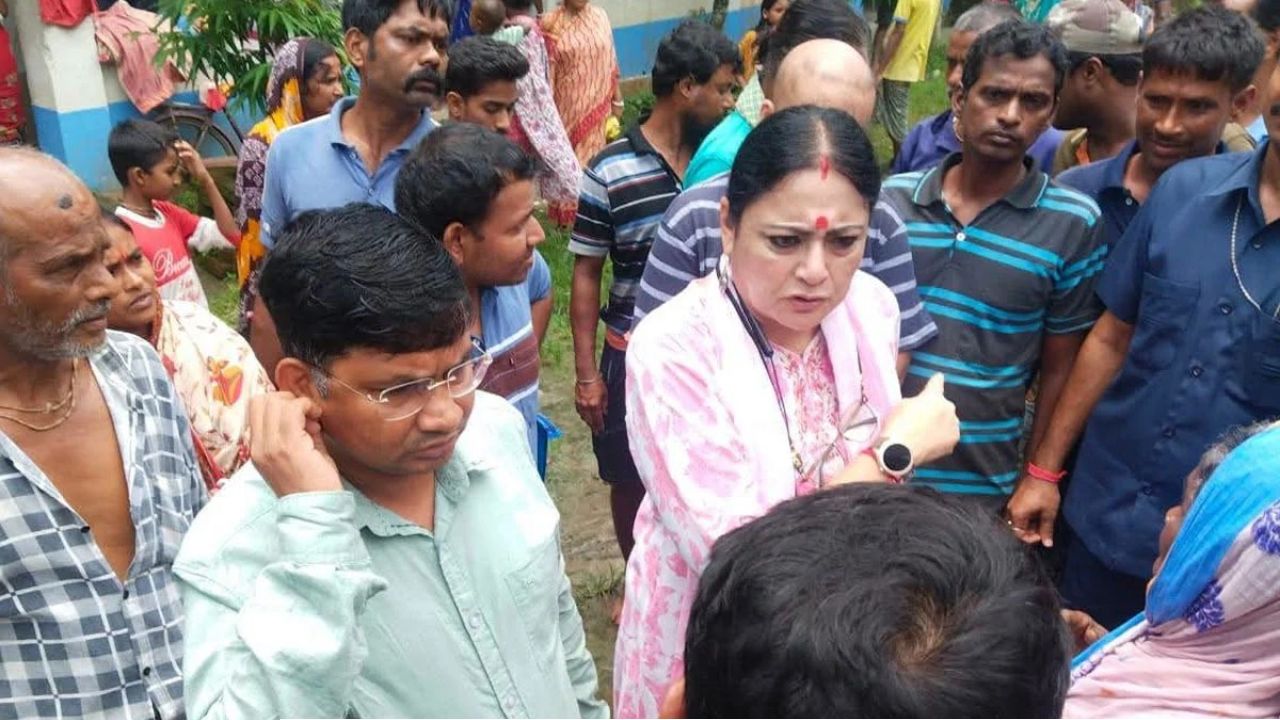 জলবন্দি পটাশপুরে স্পিডবোটে অগ্নিমিত্রা! কেলেঘাই দখল নিয়ে ‘বুলডোজার’ হুঁশিয়ারি মন্ত্রীর 