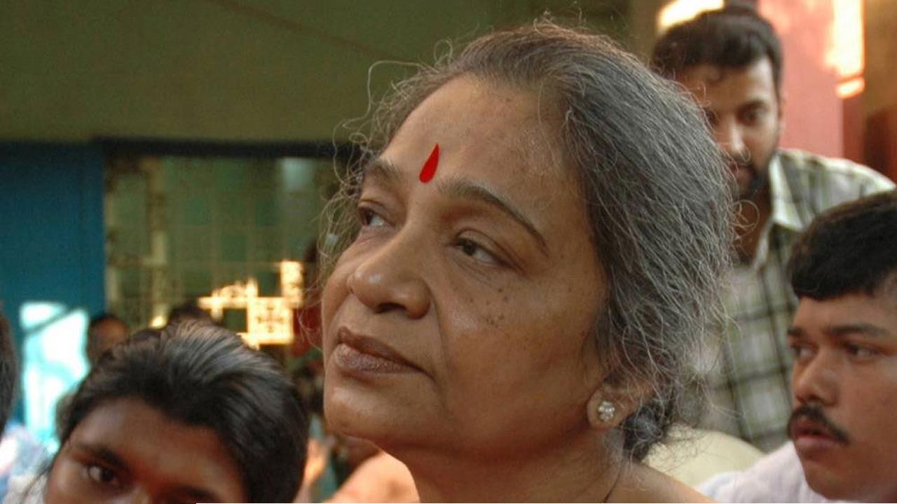 হাসপাতালে ভর্তি মীরা ভট্টাচার্যকে নিয়ে চিন্তা বাড়ছিল, অবশেষে বাড়ি ফিরলেন! এখন কেমন আছেন বুদ্ধদেবের স্ত্রী? 
