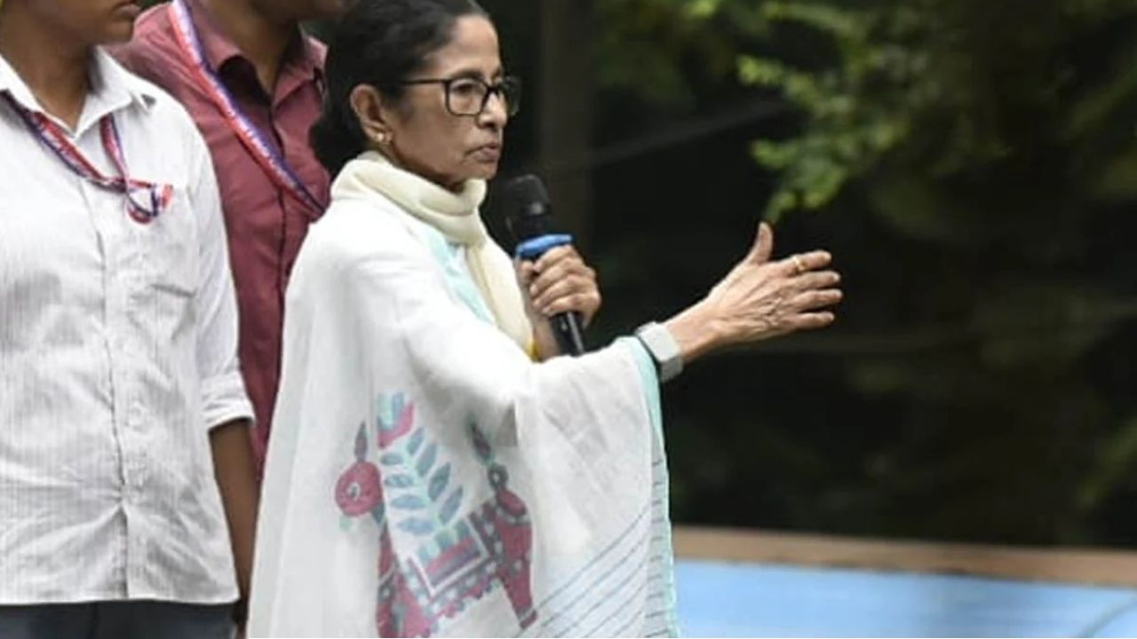 হাই কোর্টের শর্ত ভাঙার অভিযোগ! ক্যাথিড্রাল রোডের সভা ঘিরে মমতার বিরুদ্ধে এফআইআর