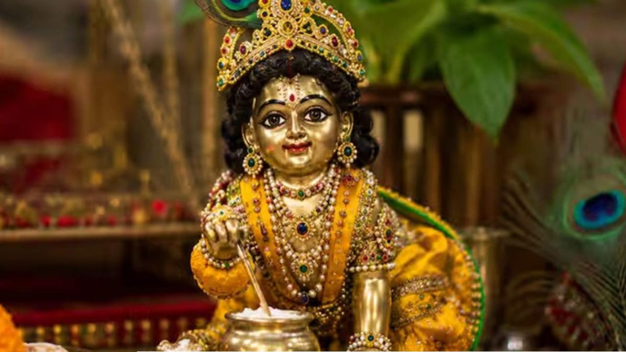 গোপালের ভোগে মাখন-মিছরি দেওয়ার আসল কারণ জানলে চমকে যাবেন!