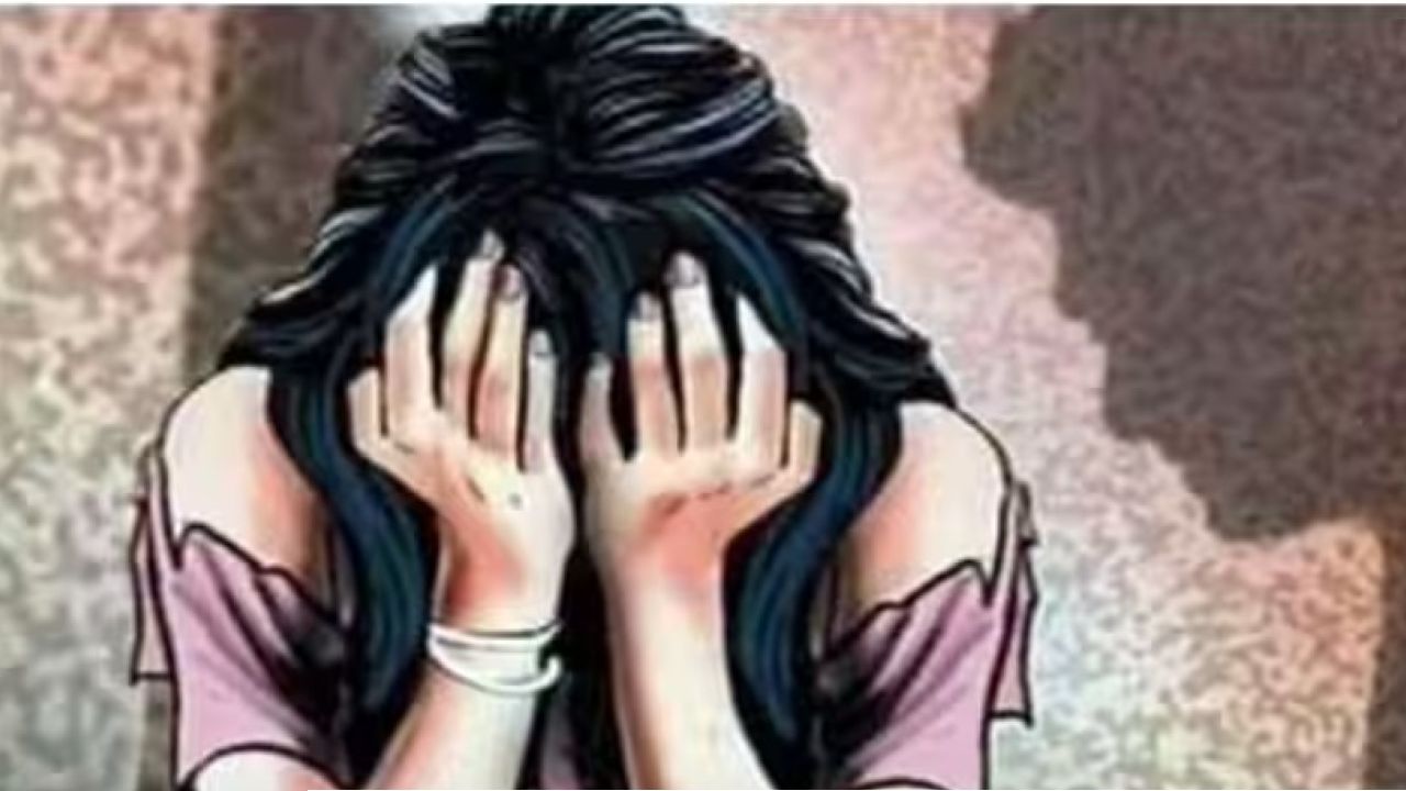 রৌরকেল্লা স্টেশনে ট্রেনের টিকিটের নাম করে তরুণীকে ধর্ষণ, বরখাস্ত রেলকর্মী