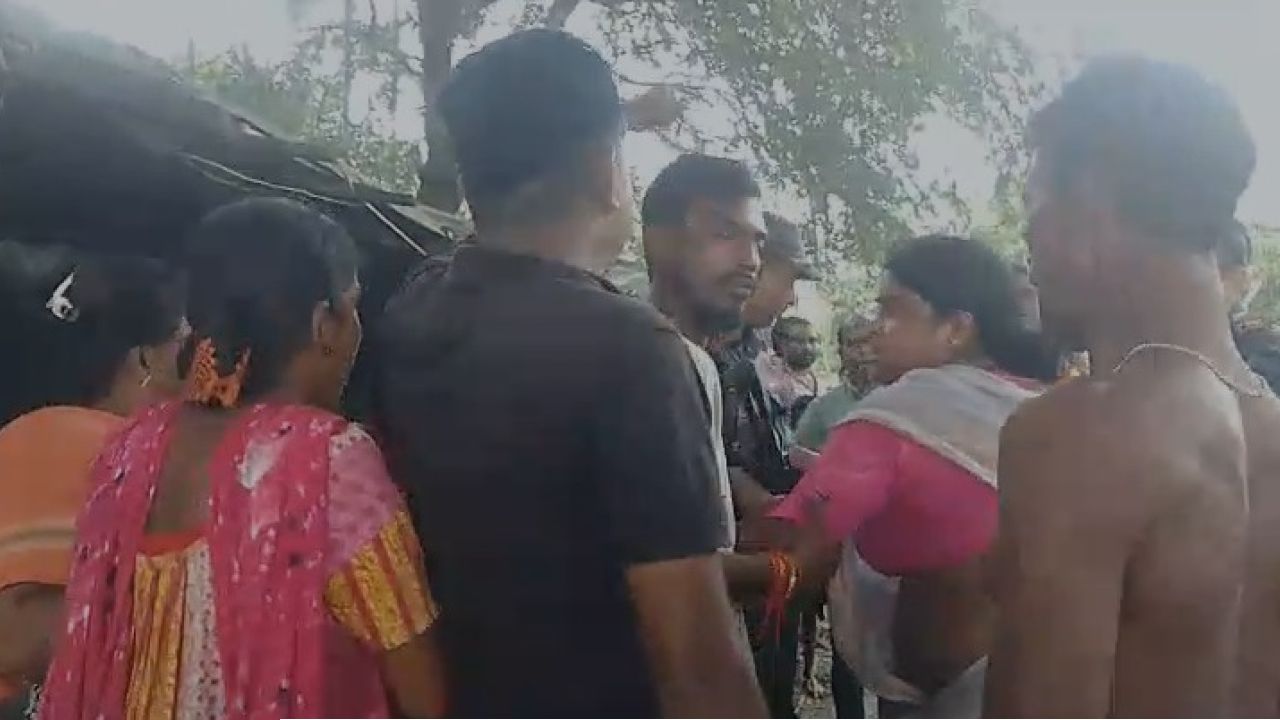আদালতের নির্দেশ অমান্য করে জমি দখল? সন্দেশখালিতে বিজেপি বিধায়ক রেখা পাত্রের বিরুদ্ধে বিস্ফোরক অভিযোগ