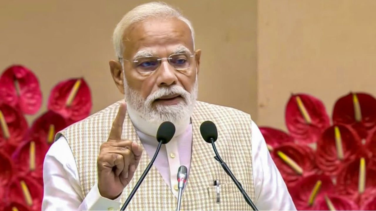 Narendra Modi: গঙ্গার পাড়ে ১০৮ মিটারের ভারত মণ্ডল ও লক্ষ প্রদীপের আলো! মোদীর জন্মদিনে বাংলায় নবান্ন থেকে শুভেন্দুর মেগা মাস্টারপ্ল্যান?
