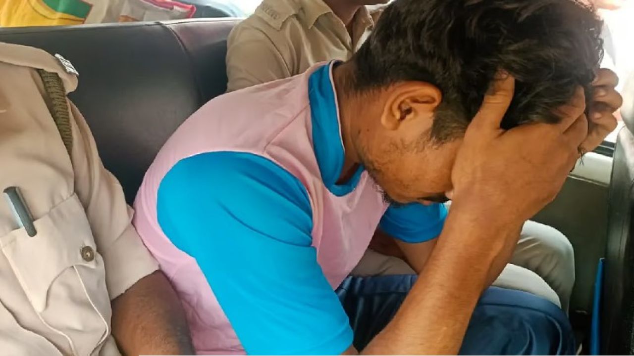 Purulia Murder: প্রেমিকাকে নৃশংস খুন! বাইকে চাপানো প্লাস্টিকের বস্তা থেকে চুইয়ে পড়ছে রক্ত, গভীর রাতে পুরুলিয়ায় হাড়হিম কাণ্ড