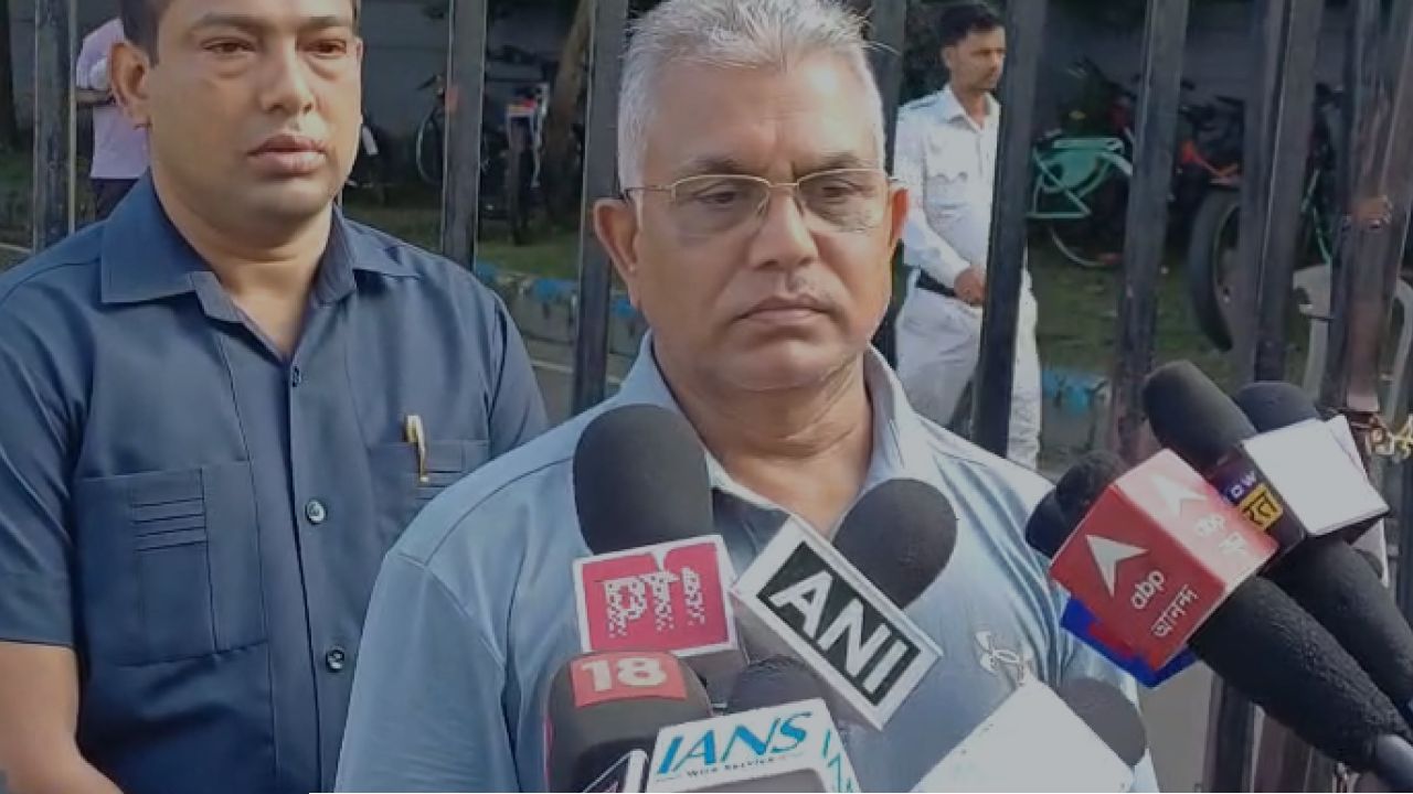 Dilip Ghosh : এবার পুজো উদ্বোধনেও পালাবদল, শুভেন্দু জমানায় নেতার বদলে ফিতে কাটবেন পদ্মপ্রাপক-সাধুসন্তরা