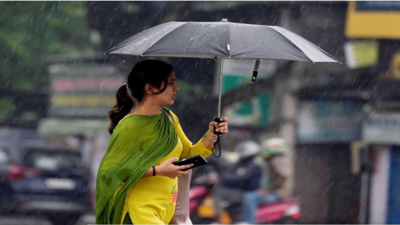 Weather Update : আকাশে দুর্যোগের ঘনঘটা, শারদীয়ার মুখে দক্ষিণে কমলা সতর্কতা, ভাসবে কোন কোন জেলা?