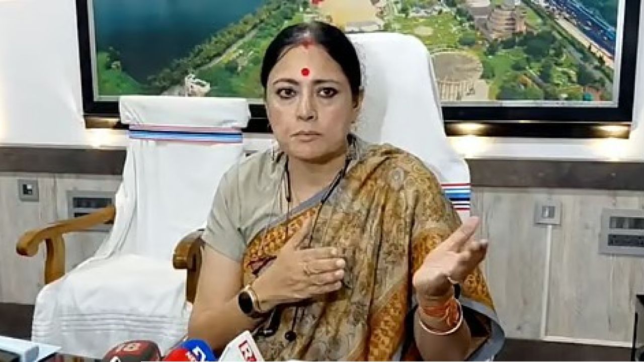 Durgapur News: দুর্গাপুরে আকাশে বিষাক্ত কালো ধোঁয়ার মেঘ! আর্থিক সাশ্রয়েই কি বন্ধ দূষণ নিয়ন্ত্রণ যন্ত্র? সরব অগ্নিমিত্রা