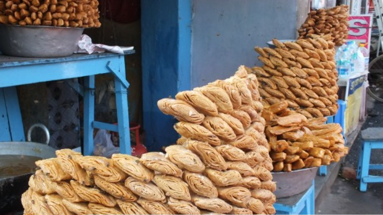 Puri Khaja Adulteration: পুরীর খাজাতেও মিলল চরম ভেজাল! স্বর্গদ্বারে খাদ্য সুরক্ষা দফতরের ঝটিকা অভিযানে ড্রেনে গেল ৪ কুইন্টাল খাজা