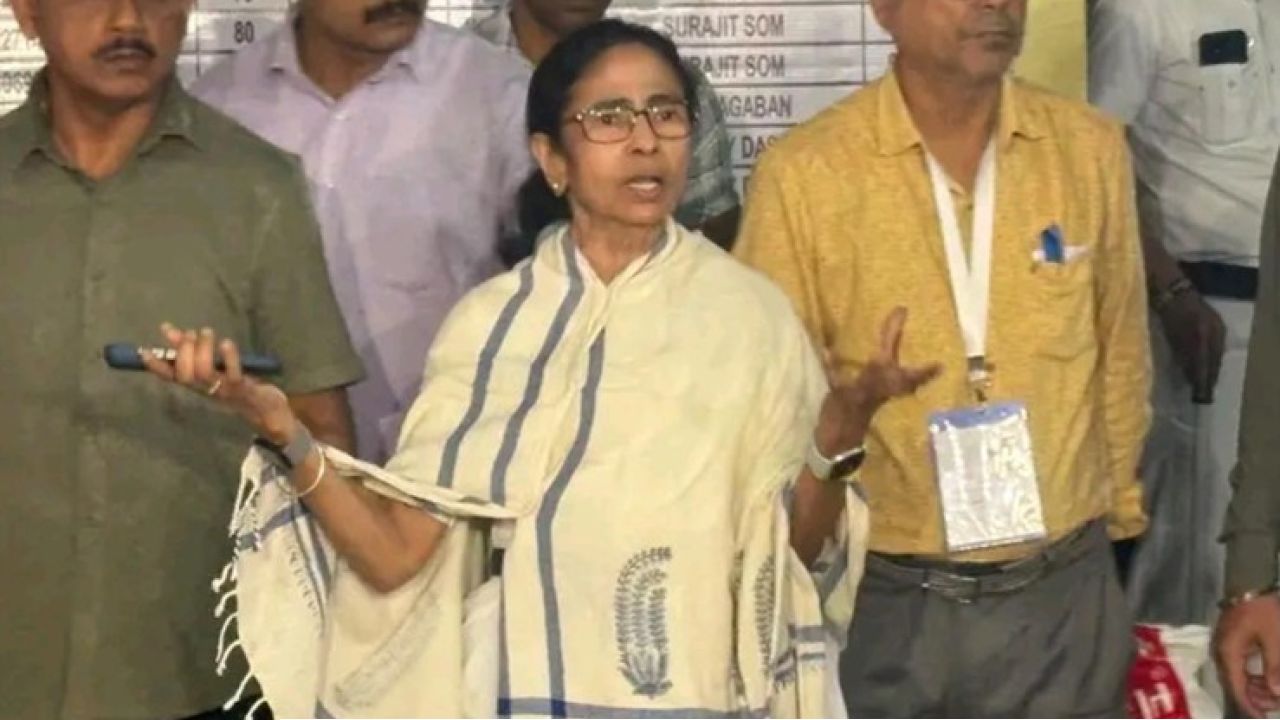 Nandigram Bypolls: 'ইন্ডিয়া' জোটের বৃহত্তর স্বার্থে মাস্টারস্ট্রোক! নন্দীগ্রামে হাত শিবিরকে সমর্থন মমতা বন্দ্যোপাধ্যায়ের
