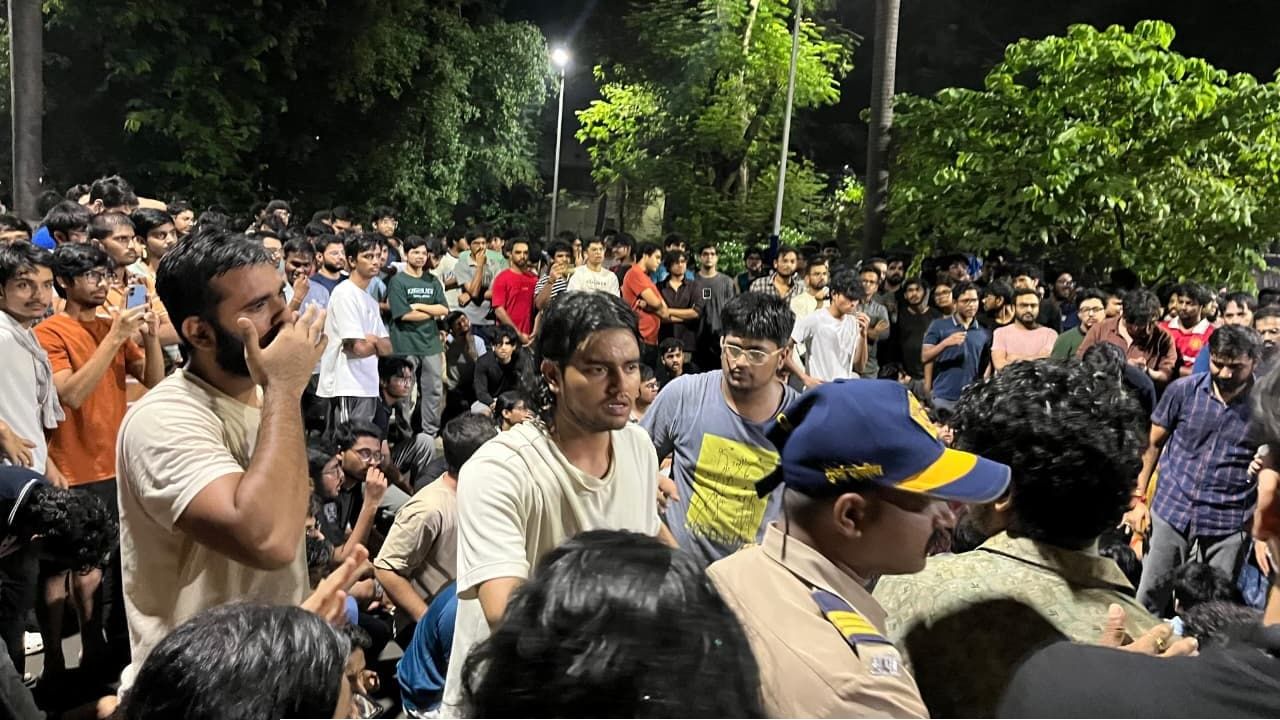 Bombay IIT: পরীক্ষায় 'চ্যাটজিপিটি' ব্যবহারে নকলের অভিযোগে ছাত্রমৃত্যু! উত্তাল আইআইটি বম্বে ক্যাম্পাস