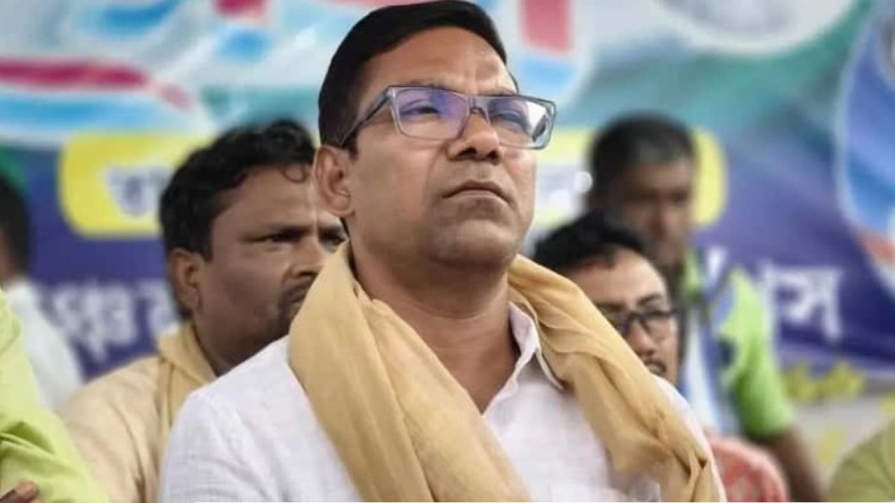 Paresh Ram Das: ভবানীভবনে গোয়েন্দাদের মুখোমুখি হওয়ার আগেই ‘আলবিদা’ বার্তা! তবে কি গ্রেফতার হচ্ছেন পরেশরাম?