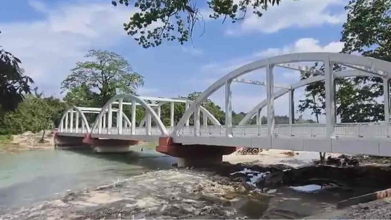North Bengal Tourism: উদ্বোধনের আগেই নেটপাড়ায় ঝড়! শুভেন্দু অধিকারীর হাতে খুলছে মূর্তি নদীর ধনুক সেতু, পালটে যাবে উত্তরের পর্যটন?