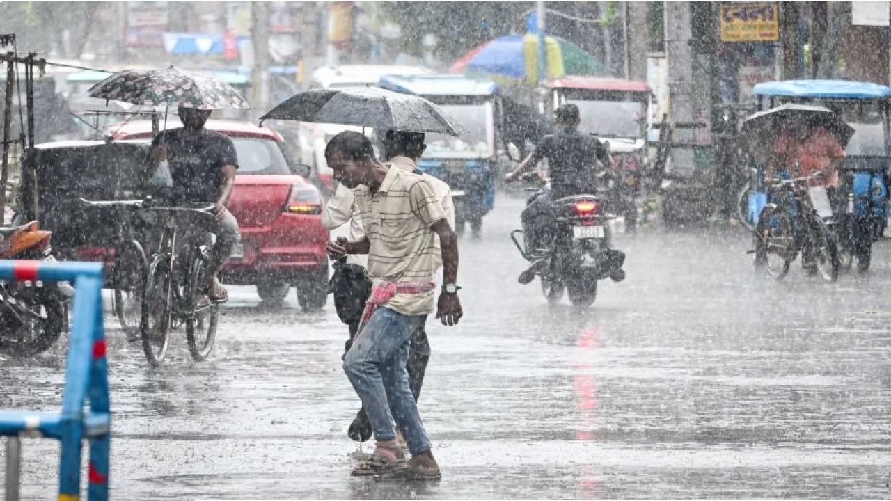  West Bengal Weather: বঙ্গোপসাগরে গভীর নিম্নচাপের থাবা! উত্তাল দিঘা, ডুববে কি কলকাতা?