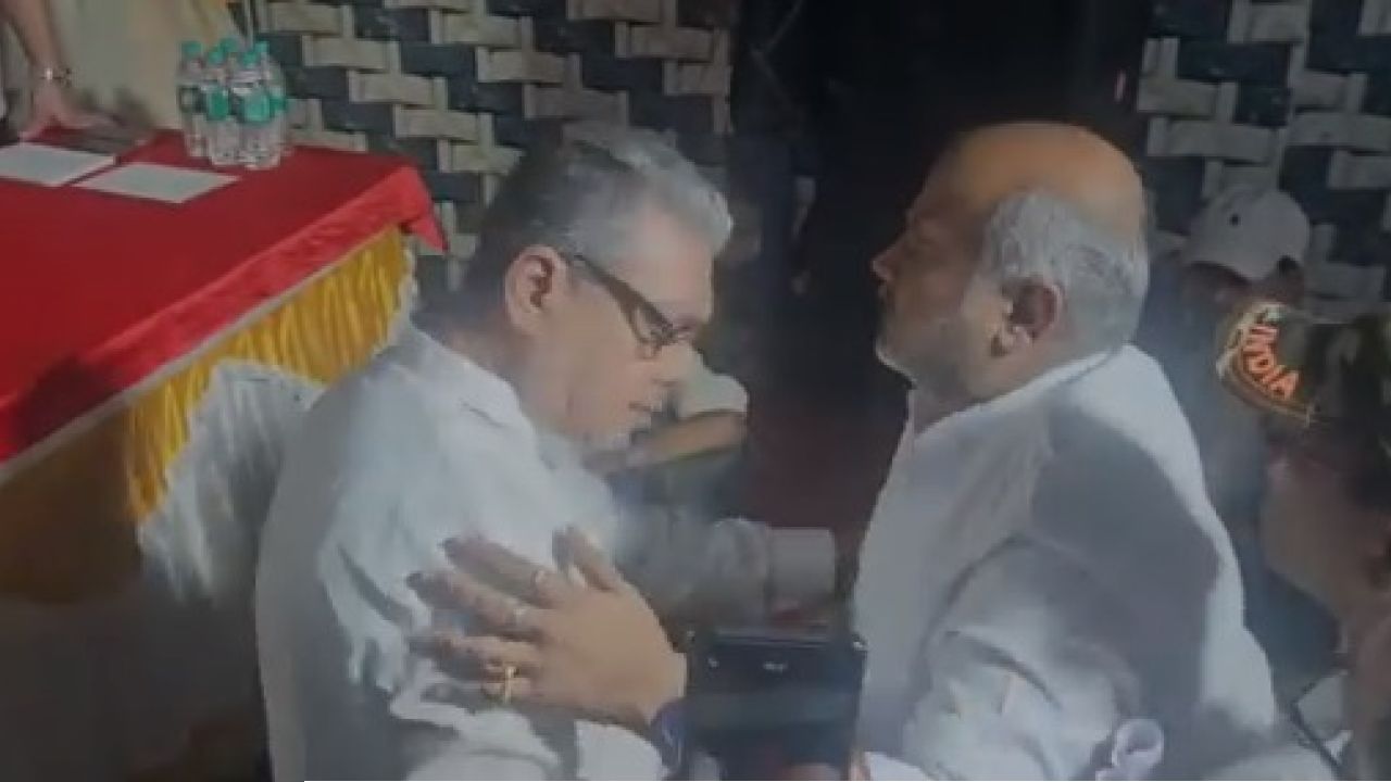 BJP Inner Conflict: ভরা সভায় হাতাহাতি-বচসা, মন্ত্রী শারদ্বত ও বিধায়ক পীযূষের তুমুল ঝগড়ায় অস্বস্তিতে বিজেপি