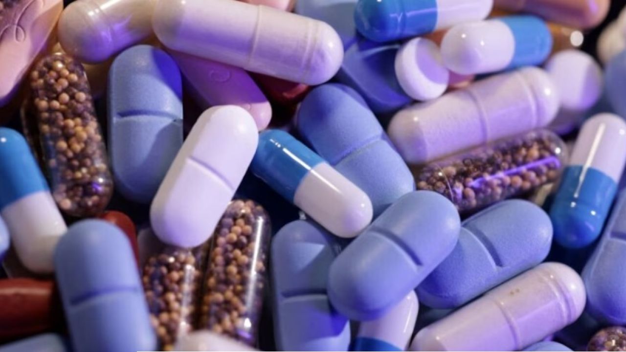 Cancer Drug Prices: ক্যান্সারের চিকিৎসায় যেন ‘দিনদুপুরে ডাকাতি’! ওষুধের ১০ গুণ দাম বৃদ্ধির ফাঁক নিয়ে কেন্দ্রকে ভর্ৎসনা সুপ্রিম কোর্টের