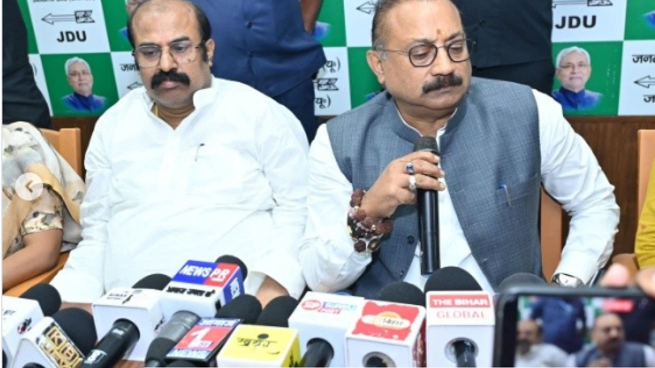Bihar Minister: টোকিও-নিউ ইয়র্ক টপকে ‘অপরাধের বিশ্বমঞ্চে’ বিহার! ‘জঙ্গলরাজ’ বিতর্কে বেফাঁস মন্ত্রী অশোক