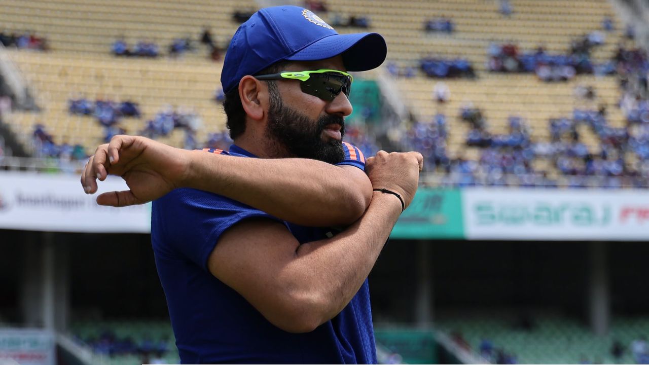 Rohit Sharma: বরাত জোরে বড় বিপদের হাত থেকে বাঁচলেন রোহিত শর্মা! টিম বাস থেকে নামার সময় মারাত্মক অঘটন
