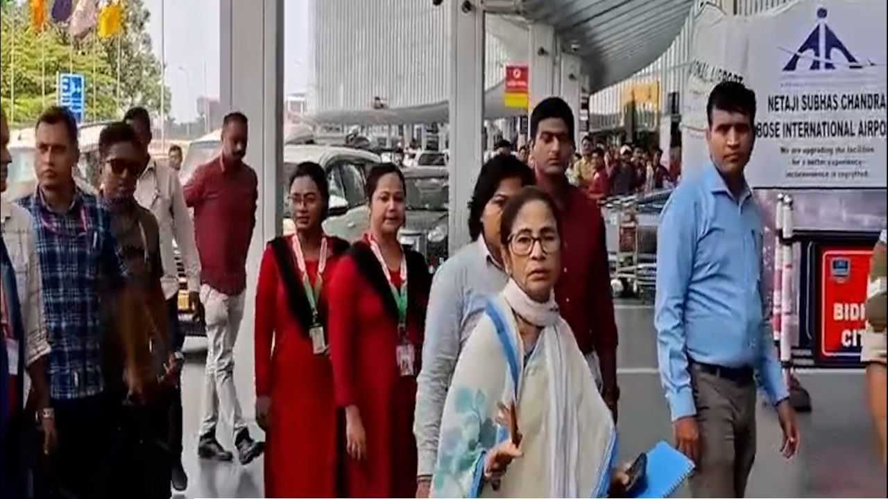 Mamata Banerjee: দিল্লিতে মমতা, মোদীর ‘পুতুল’ জ্ঞানেশ, অভিযোগ খাড়গের, ইস্তফা চায় কংগ্রেস
