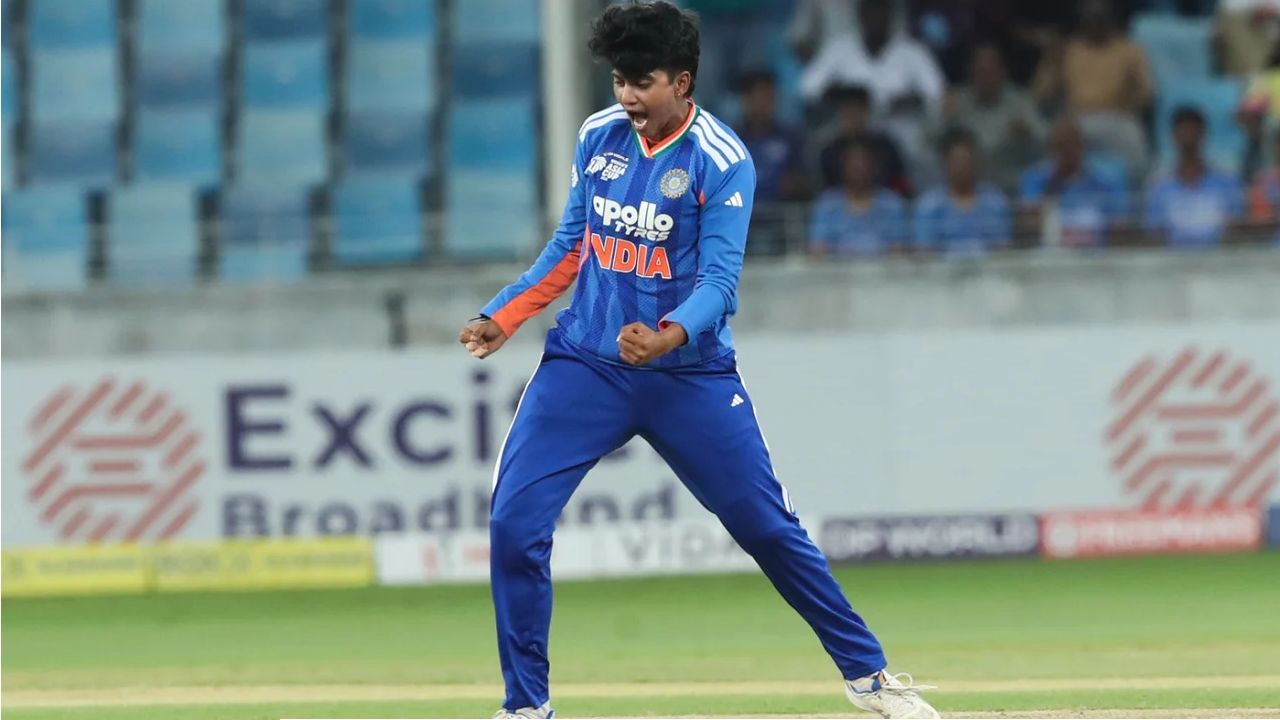 ভারতের কাছে ৫৫ রানে অলআউট, তবুও নিজের দলকেই 'সেরা' বলে অবাক দাবি পাক কোচ ওহাব রিয়াজের