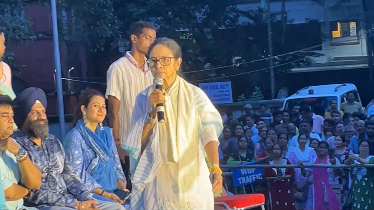 Mamata Banerjee: “ভ্যানিশ কুমার মাস্ট গো!” দিল্লি উড়ে যাওয়ার আগে শ্রীরামপুর থেকেই হুঁশিয়ারি মমতার 