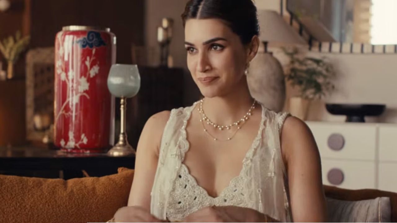 Kriti Sanon: ‘আমার চোলি নিয়ে আলোচনাসভা!’ রাখির বিজ্ঞাপনের পুরনো বিতর্কে এবার মুখ খুললেন কৃতি