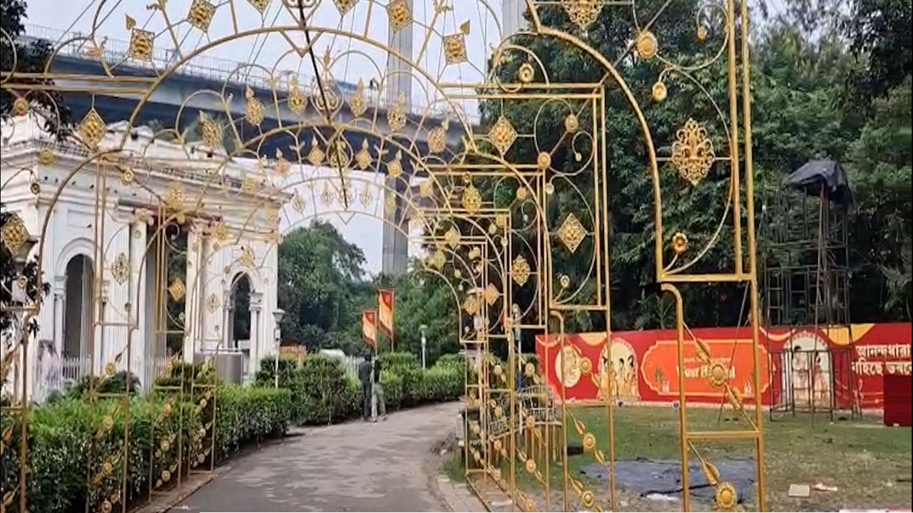 Durga Puja Kolkata: ইতিহাসের ইডেন থেকে দেবীপক্ষের সূচনা, মহালয়ার আগেই পুজোর সাজে কলকাতা