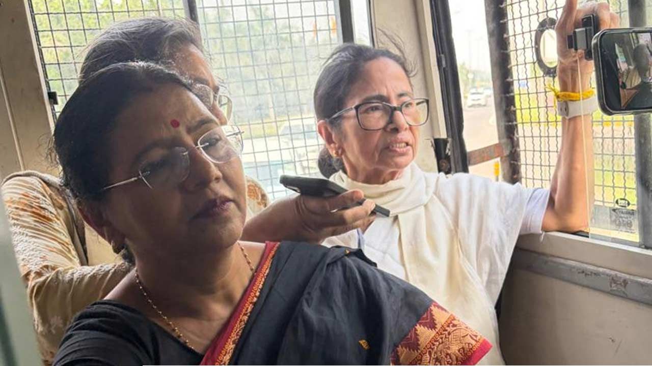 Mamata Banerjee: ‘উই শ্যাল ওভারকাম’, দিল্লিতে ধরণার পর আটক মমতা!