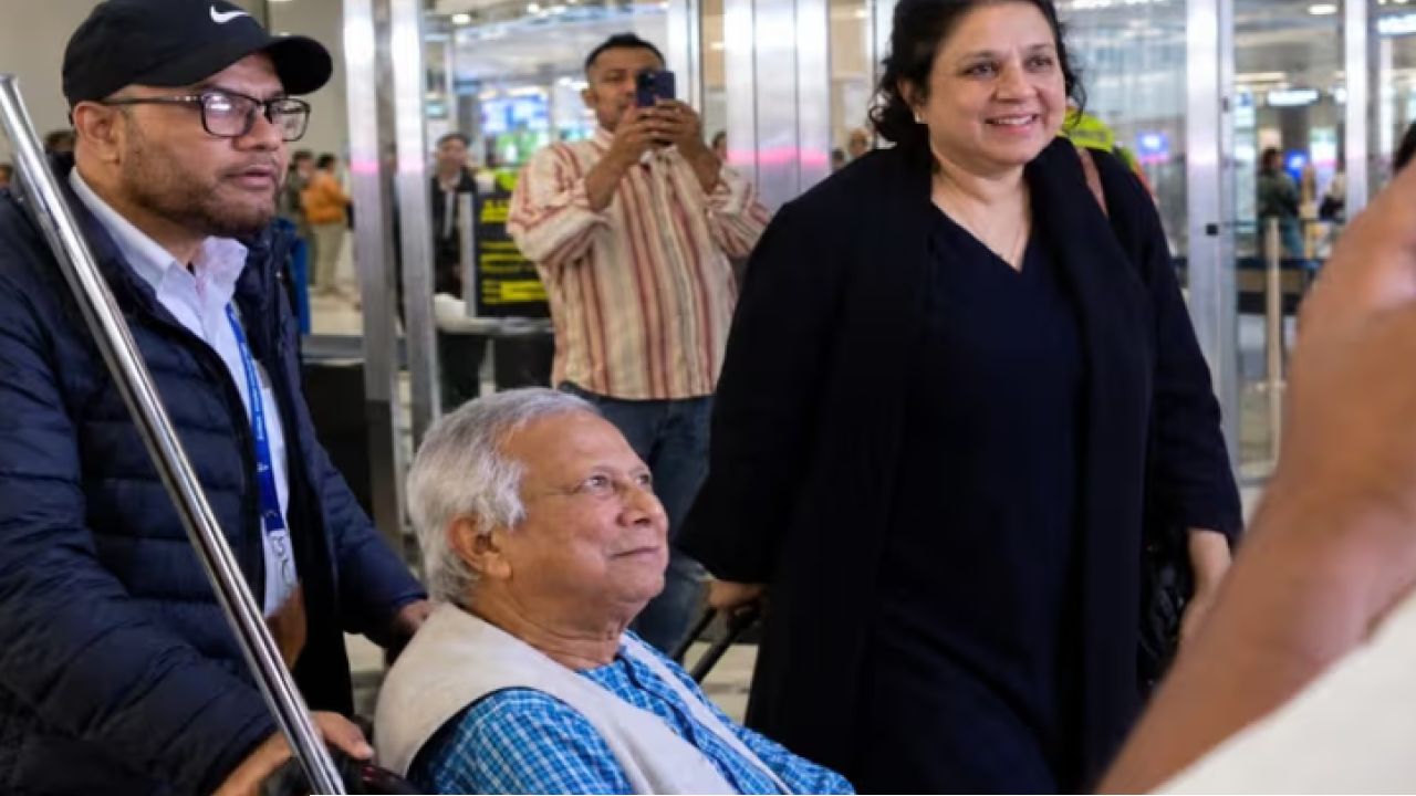 Muhammad Yunus: ‘আপনি জঙ্গি’, মার্কিন বিমানবন্দরে ইউনূসকে ঘিরে ক্ষোভ!