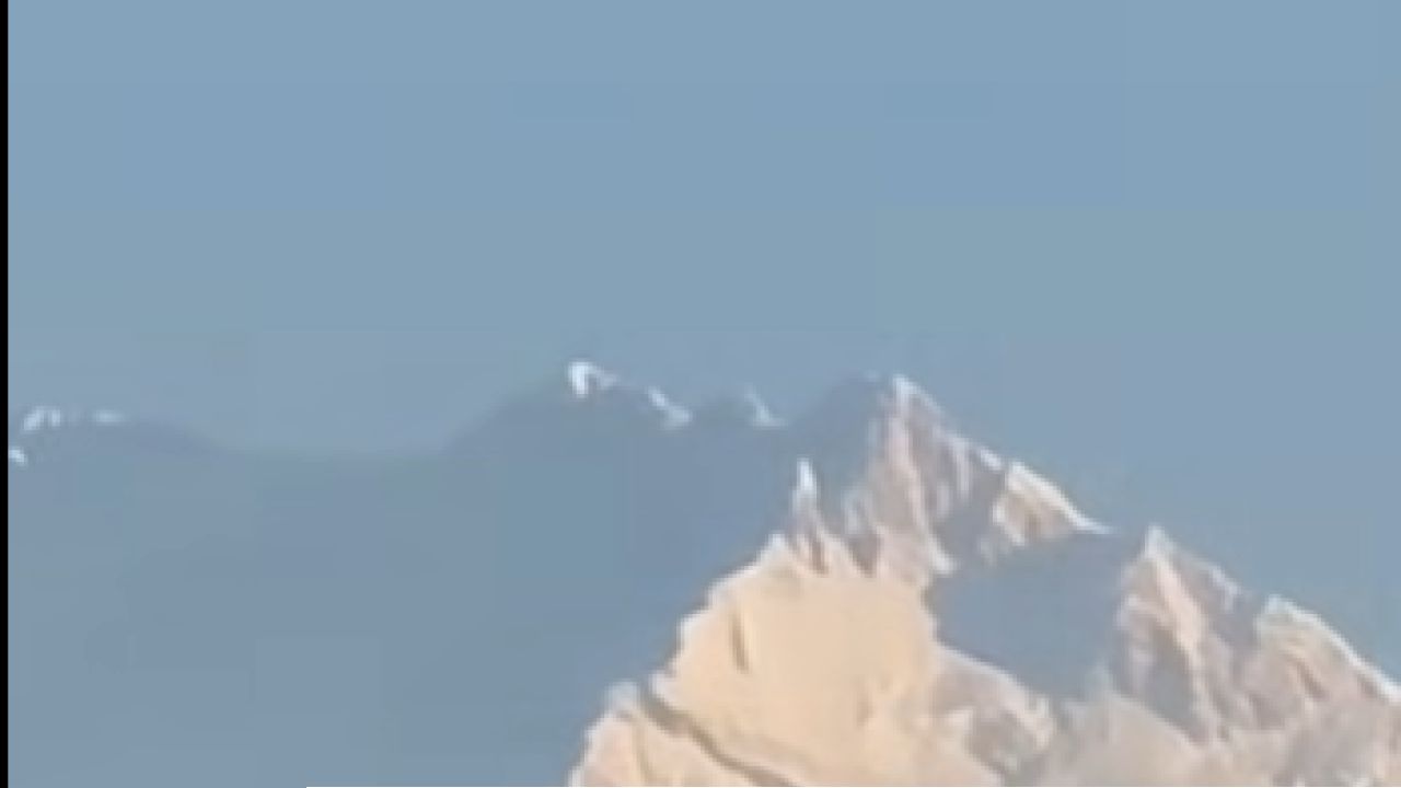 Kanchenjunga: বোধনের আগেই কাঞ্চনজঙ্ঘা! দেরিতে দেখা মিলতেই, উঠছে পাহাড়ের দূষণ নিয়ে বড় প্রশ্ন