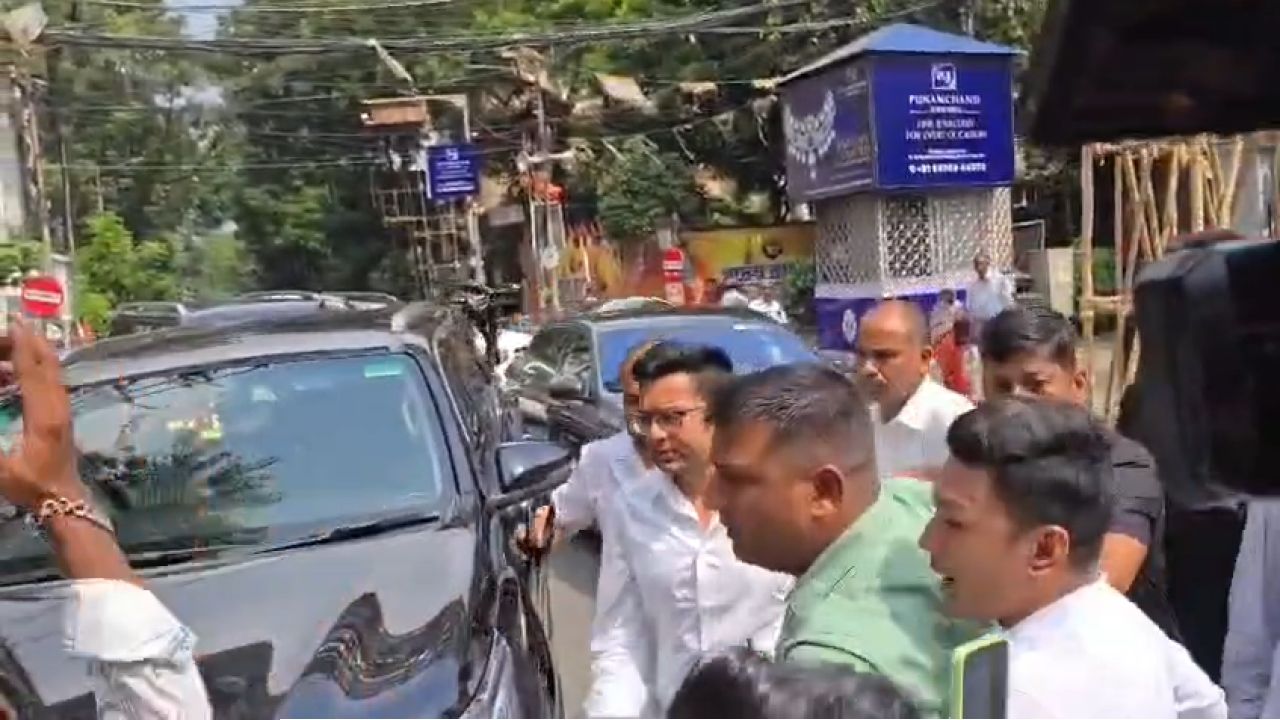 Abhishek Banerjee: বিলবোর্ড কাণ্ডে দ্বিতীয়বার থানায় হাজিরা অভিষেকের