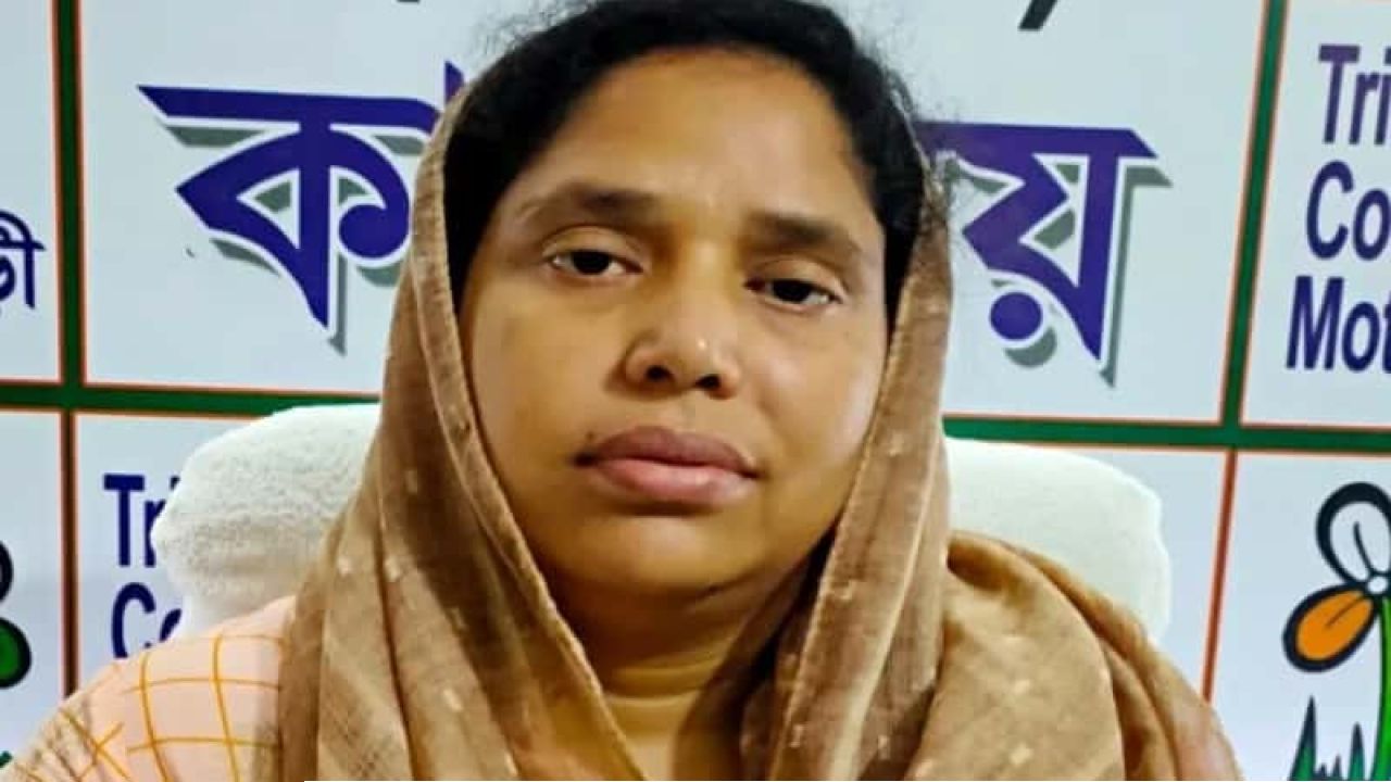 Sabina Yasmin resignation: উপনির্বাচন মিটতেই ভাঙন ঋতব্রত শিবিরে! মহিলা মোর্চার পদ ছেড়ে কি ফের মমতার দিকেই ঝুঁকছেন সাবিনা?