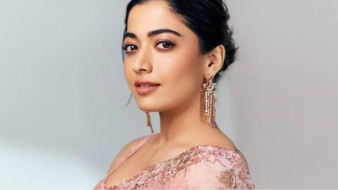 Rashmika Mandanna: ‘ওদের মুখের হাসিই আমার প্রাপ্তি’, ৪০০ পরিবারের পাশে দাঁড়িয়ে কী বললেন রশ্মিকা?