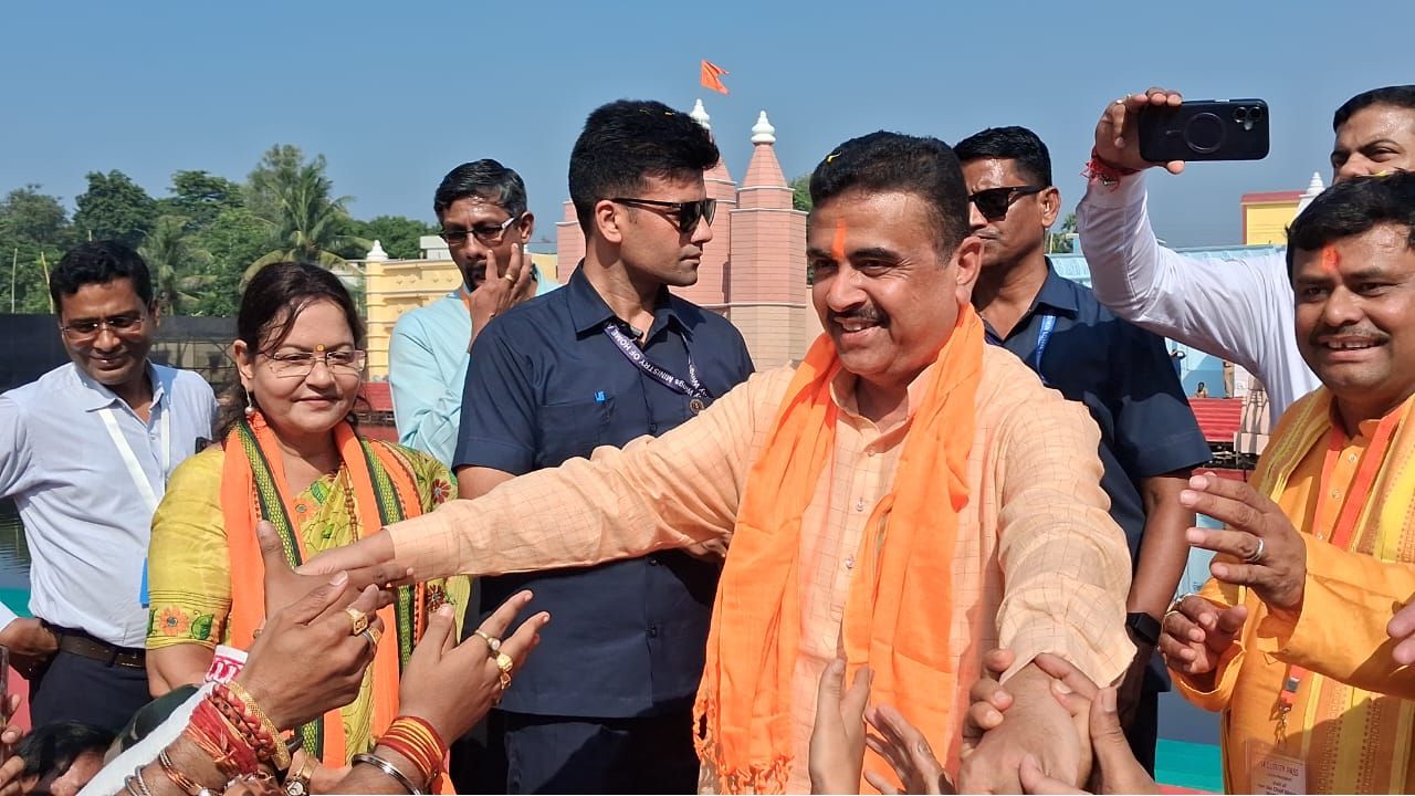 Suvendu Adhikari: 'পুজোর আনন্দ নষ্টের চক্রান্ত রুখতে হবে', সতর্কবার্তা মুখ্যমন্ত্রীর, লালবাগ থেকে একগুচ্ছ উপহার