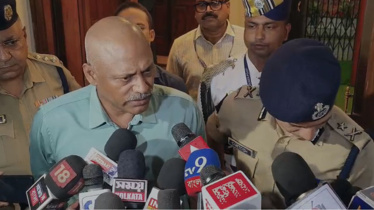 Kolkata Police Commissioner: রঙের দায়ে চাপানো ভুল! চিংড়িঘাটায় জোড়া বাইক দুর্ঘটনায় 'রিল' বানানোর জল্পনা পুলিশের
