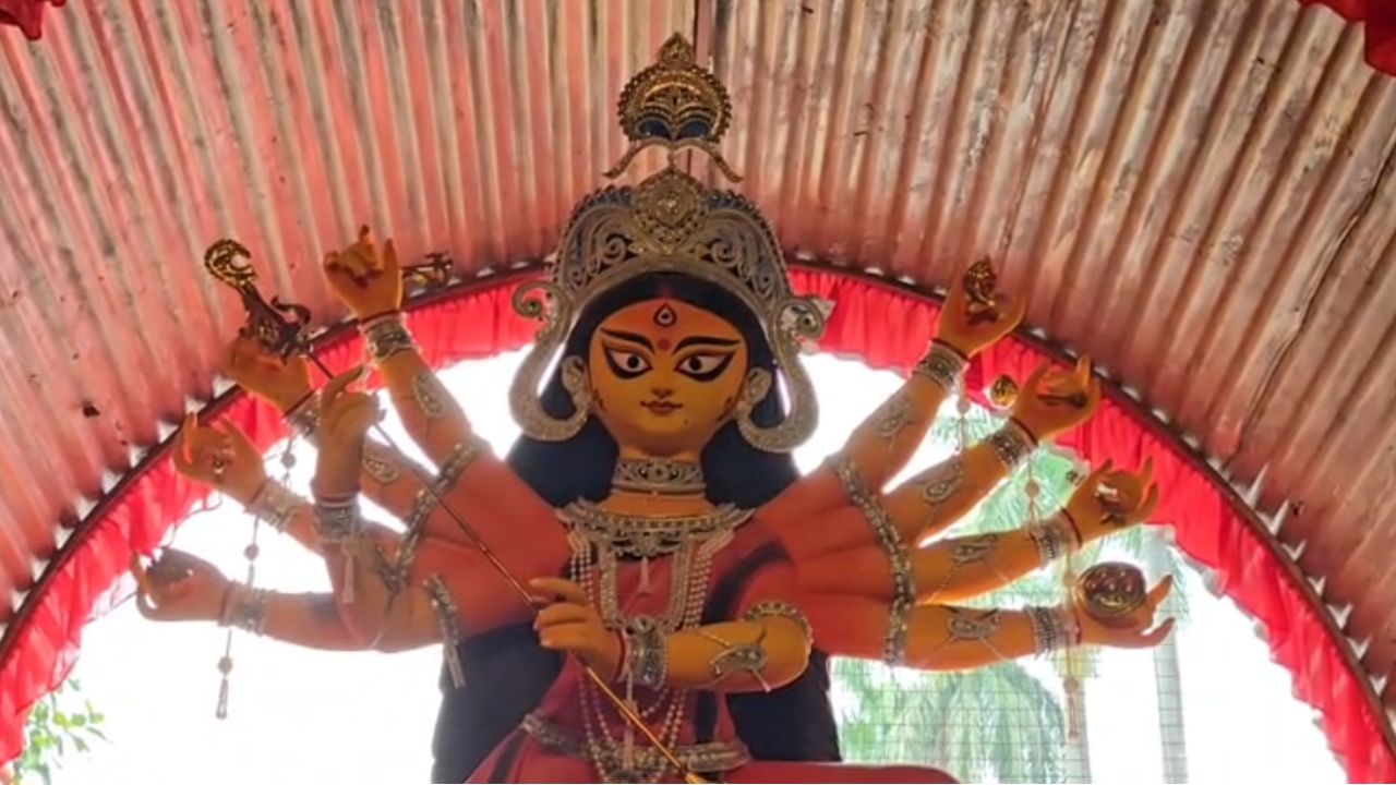 Khidirpur Pally Shardiya: ‘চল যাবো তোকে নিয়ে’! খিদিরপুর পল্লী শারদীয়ায় স্মৃতির ট্রামে চেপে নিখাদ নস্টালজিয়া