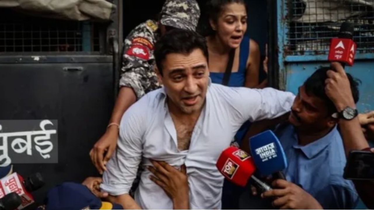 Imran Khan: 'মোদী বিরোধী পোস্ট করতে ১৫ লাখের অফার'! ভারত ছাড়ার নোটিসের মাঝেই ইমরান খানের সোশাল মিডিয়া পোস্ট ঘিরে তোলপাড়