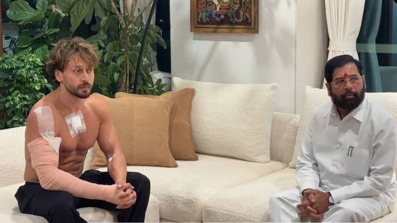 Tiger Shroff: হাতে-বুকে ব্যান্ডেজ! গুলি চলার পরই প্রকাশ্যে টাইগারের প্রথম ছবি, মুম্বইয়ে কার ‘দাদাগিরি’ বরদাস্ত না করার হুঁশিয়ারি শিন্দের?